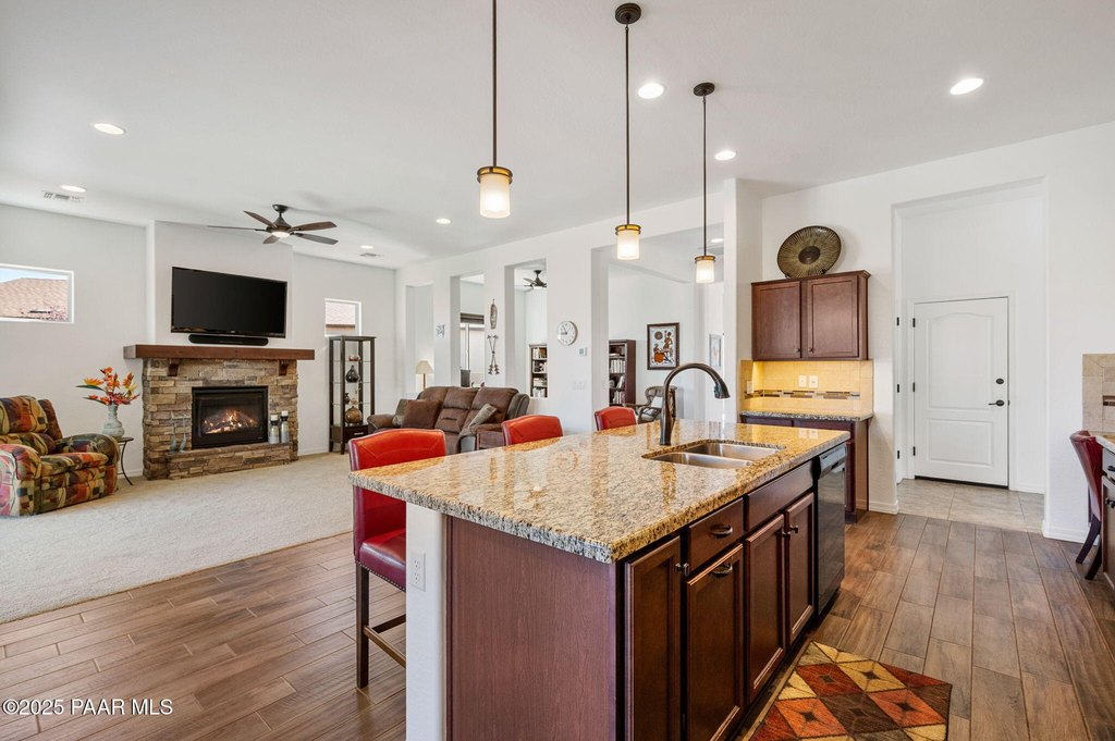 Prescott Valley, Arizona, 86315, United States, 3 Bedrooms Bedrooms, ,2 BathroomsBathrooms,Residential,Forsale,1994049