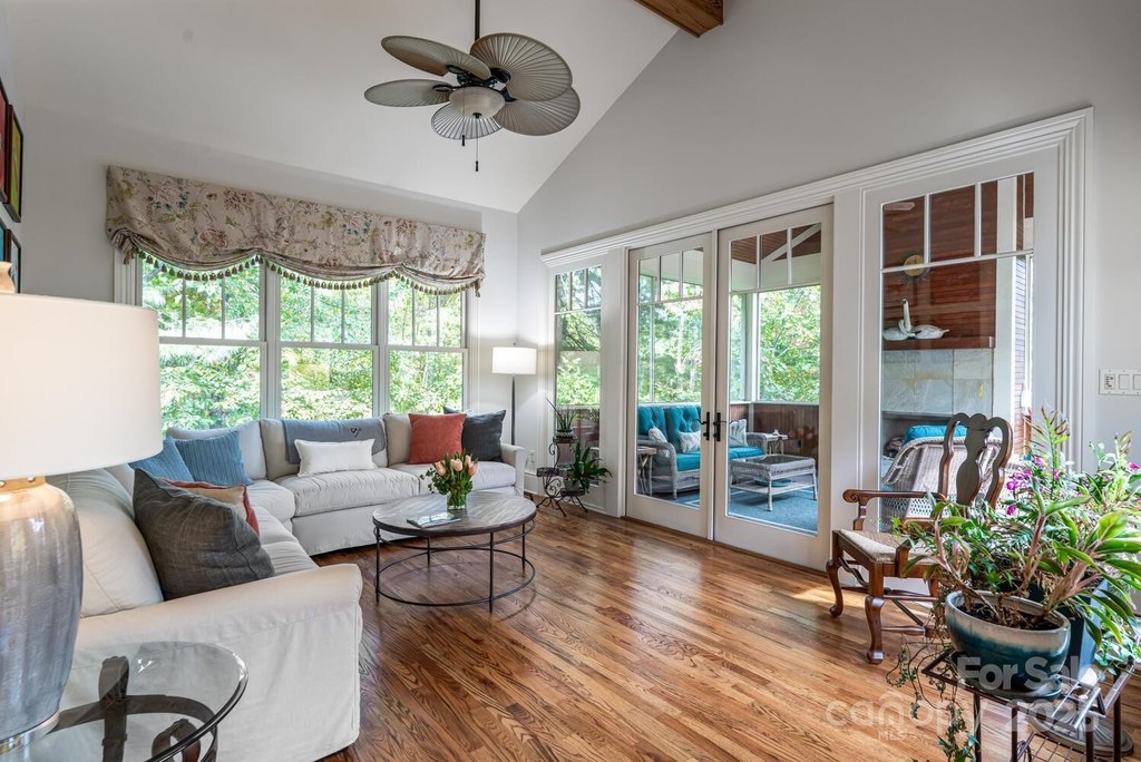 Flat Rock, North Carolina, 28731, United States, 3 Bedrooms Bedrooms, ,3.5 BathroomsBathrooms,Residential,Forsale,1985992