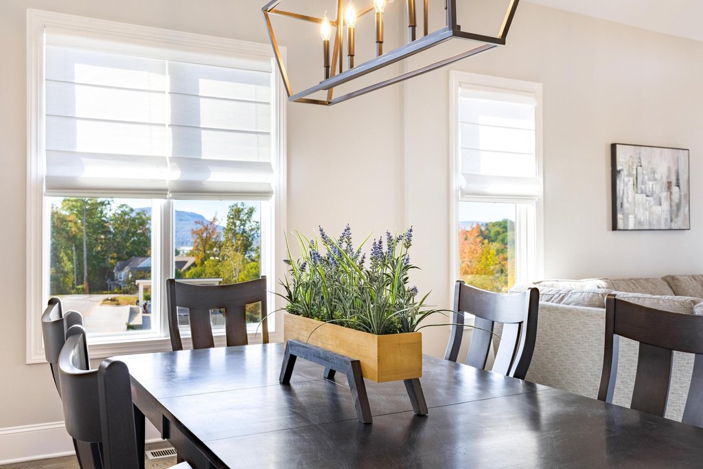 Chattanooga, Tennessee, 37405, United States, 5 Bedrooms Bedrooms, ,5 BathroomsBathrooms,Residential,Forsale,2009546