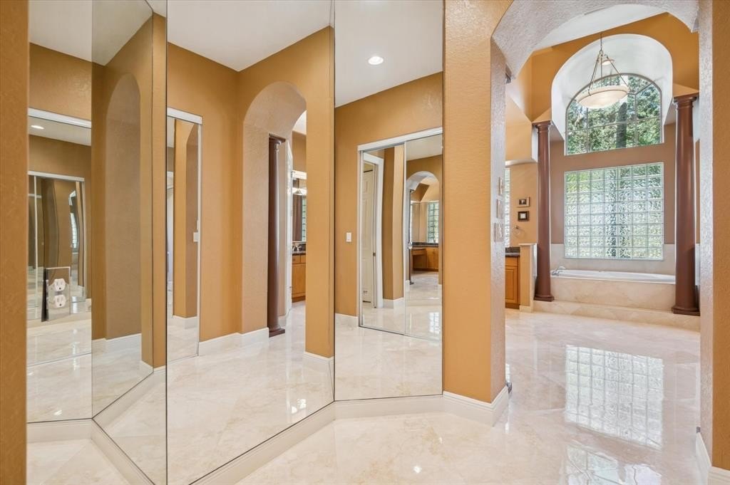 Davie, Florida, 33328, United States, 5 Bedrooms Bedrooms, ,4 BathroomsBathrooms,Residential,Forsale,1994091