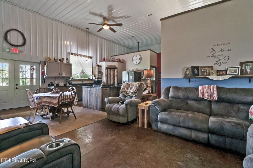 Crossville, Tennessee, 38571, United States, 3 Bedrooms Bedrooms, ,2.5 BathroomsBathrooms,Residential,Forsale,1907865