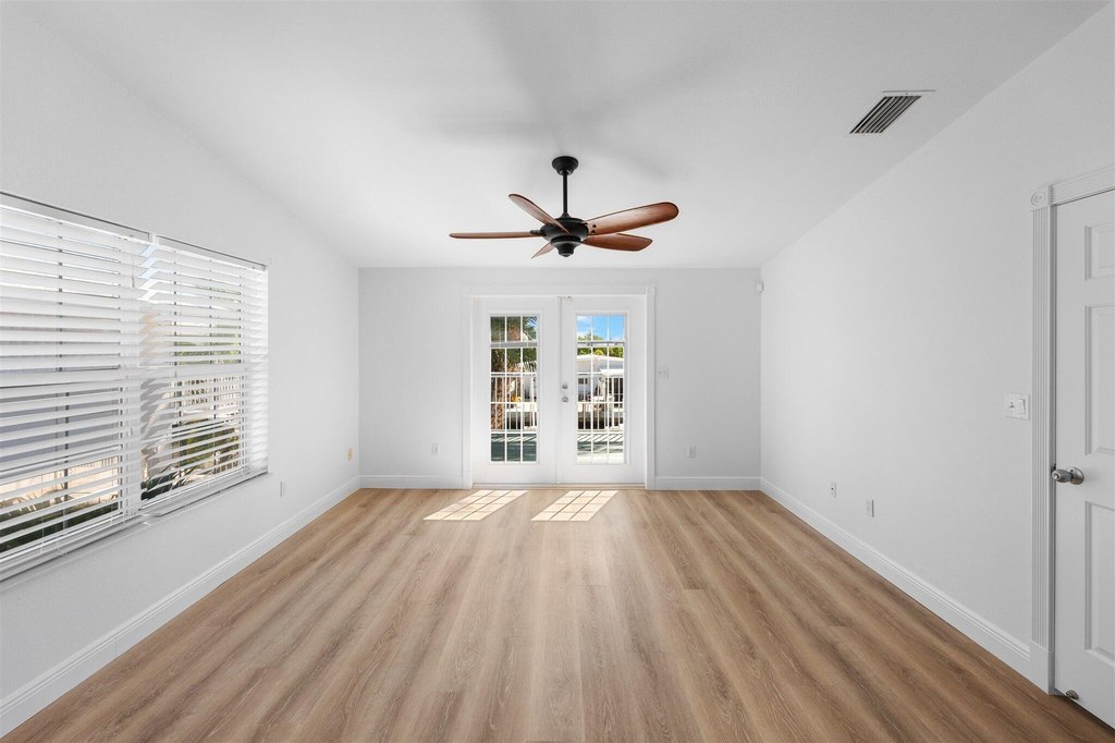 MARATHON, Florida, 33050, United States, 3 Bedrooms Bedrooms, ,2 BathroomsBathrooms,Residential,Forsale,2004343