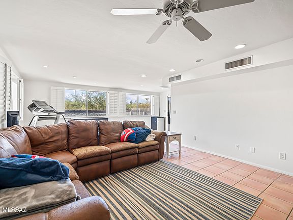 Tucson, Arizona, 85704, United States, 3 Bedrooms Bedrooms, ,2 BathroomsBathrooms,Residential,Forsale,1990109