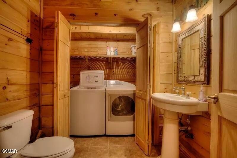 Sevierville, Tennessee, 37862, United States, 3 Bedrooms Bedrooms, ,2 BathroomsBathrooms,Residential,Forsale,1999446