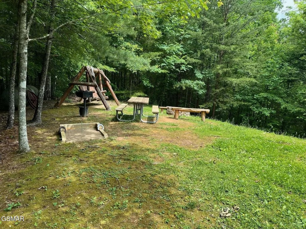 Sevierville, Tennessee, 37862, United States, 3 Bedrooms Bedrooms, ,2 BathroomsBathrooms,Residential,Forsale,1999446