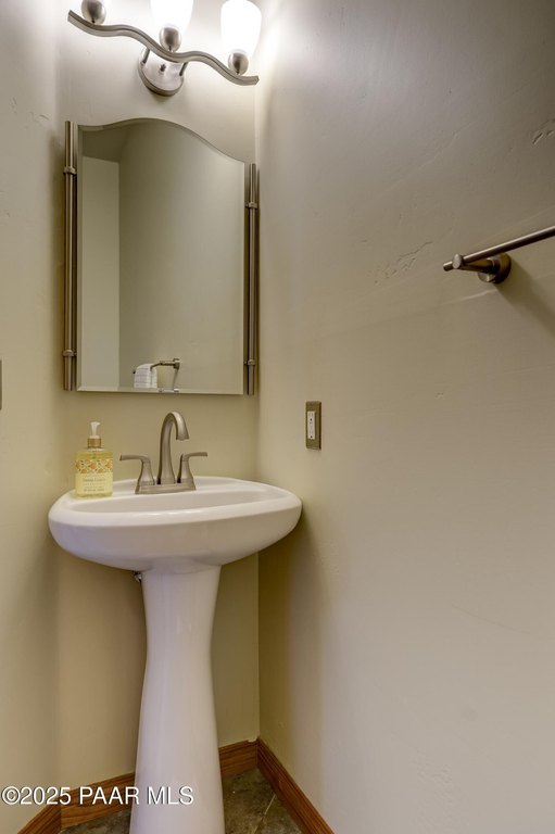 Dewey-Humboldt, Arizona, 86329, United States, 3 Bedrooms Bedrooms, ,2.5 BathroomsBathrooms,Residential,Forsale,1952161