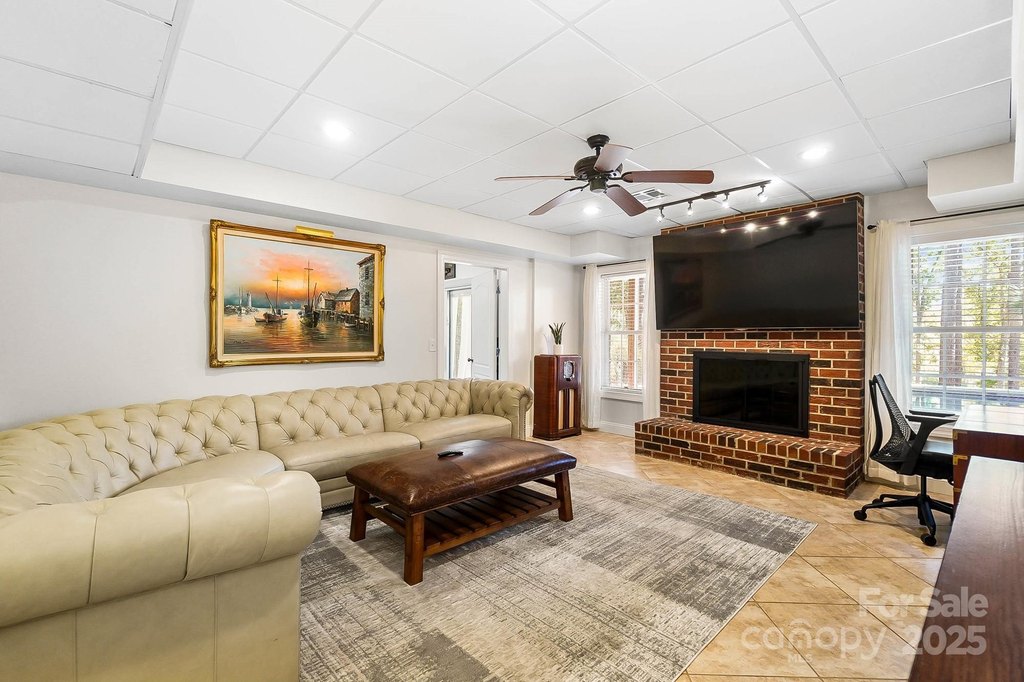 York, South Carolina, 29745, United States, 5 Bedrooms Bedrooms, ,4.5 BathroomsBathrooms,Residential,Forsale,2004558