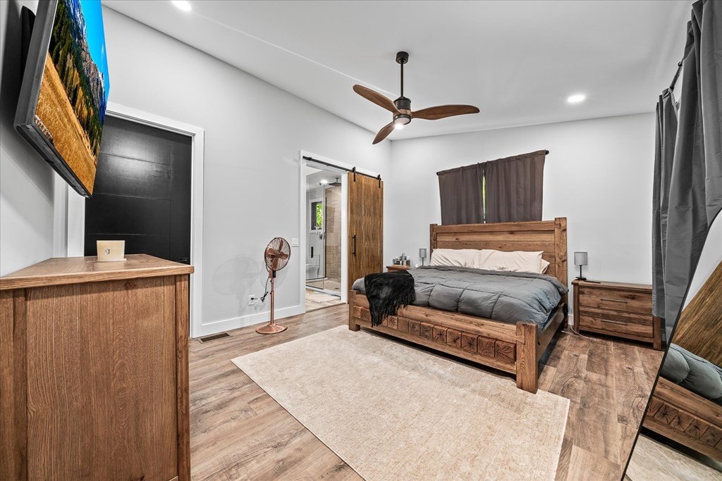 Byrdstown, Tennessee, 38549, United States, 3 Bedrooms Bedrooms, ,4 BathroomsBathrooms,Residential,Forsale,1929851