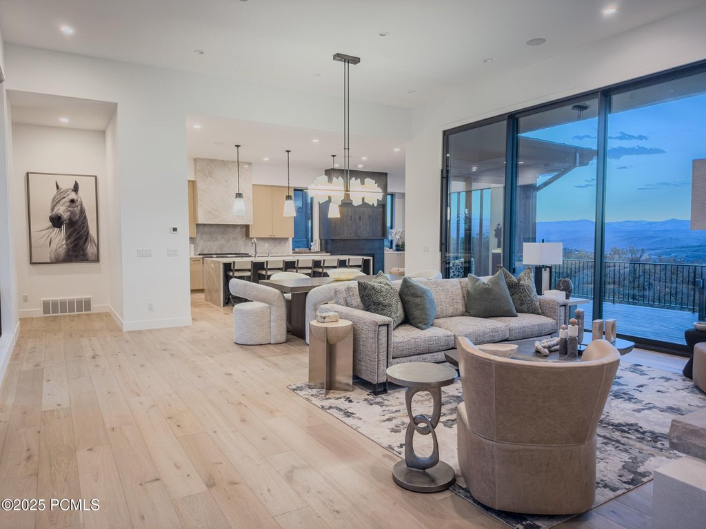 Hideout, Utah, 84036, United States, 5 Bedrooms Bedrooms, ,4.5 BathroomsBathrooms,Residential,Forsale,2004200