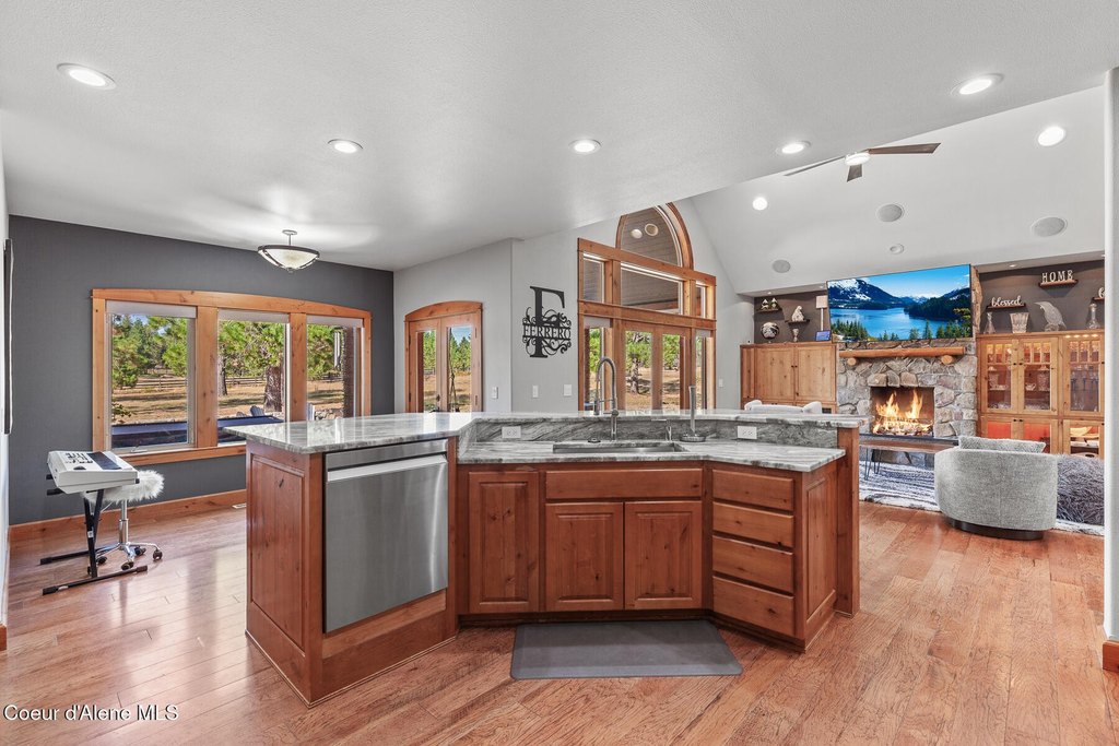 Hayden, Idaho, 83835, United States, 3 Bedrooms Bedrooms, ,3.5 BathroomsBathrooms,Residential,Forsale,1946352