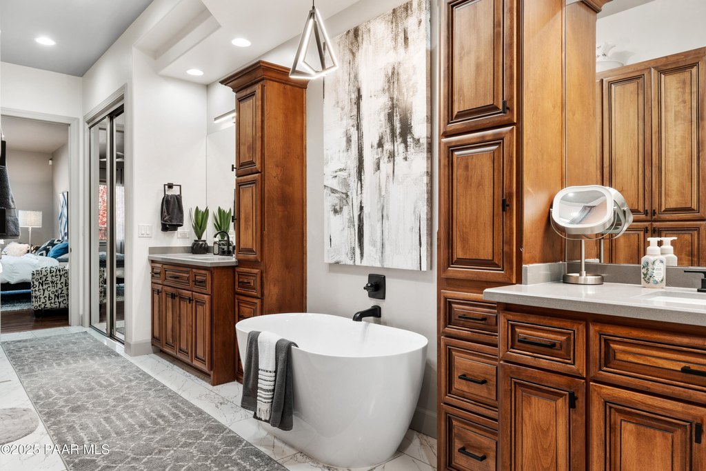 Prescott, Arizona, 86303, United States, 2 Bedrooms Bedrooms, ,2 BathroomsBathrooms,Residential,Forsale,1994053