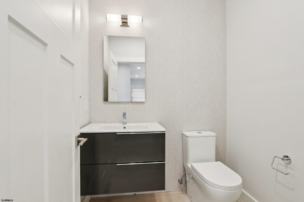 Atlantic City, New Jersey, 08401, United States, 3 Bedrooms Bedrooms, ,2.5 BathroomsBathrooms,Residential,Forsale,2004607