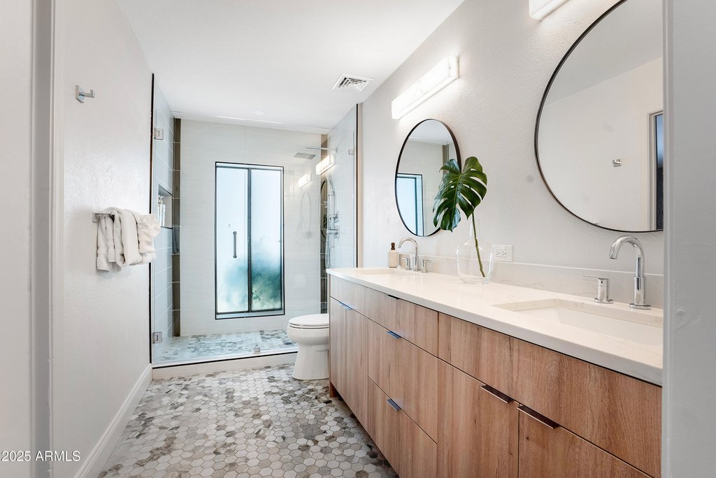 Scottsdale, Arizona, 85260, United States, 5 Bedrooms Bedrooms, ,5 BathroomsBathrooms,Residential,Forsale,2004083