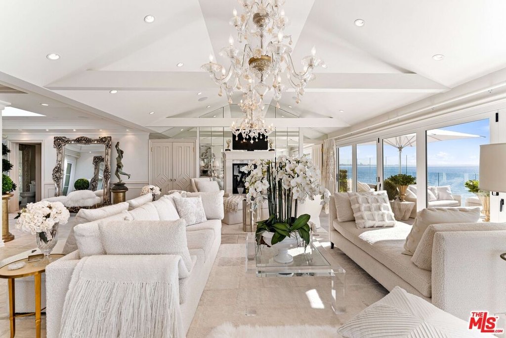 Malibu, California, 90265, United States, 3 Bedrooms Bedrooms, ,2.5 BathroomsBathrooms,Residential,Forsale,2009631