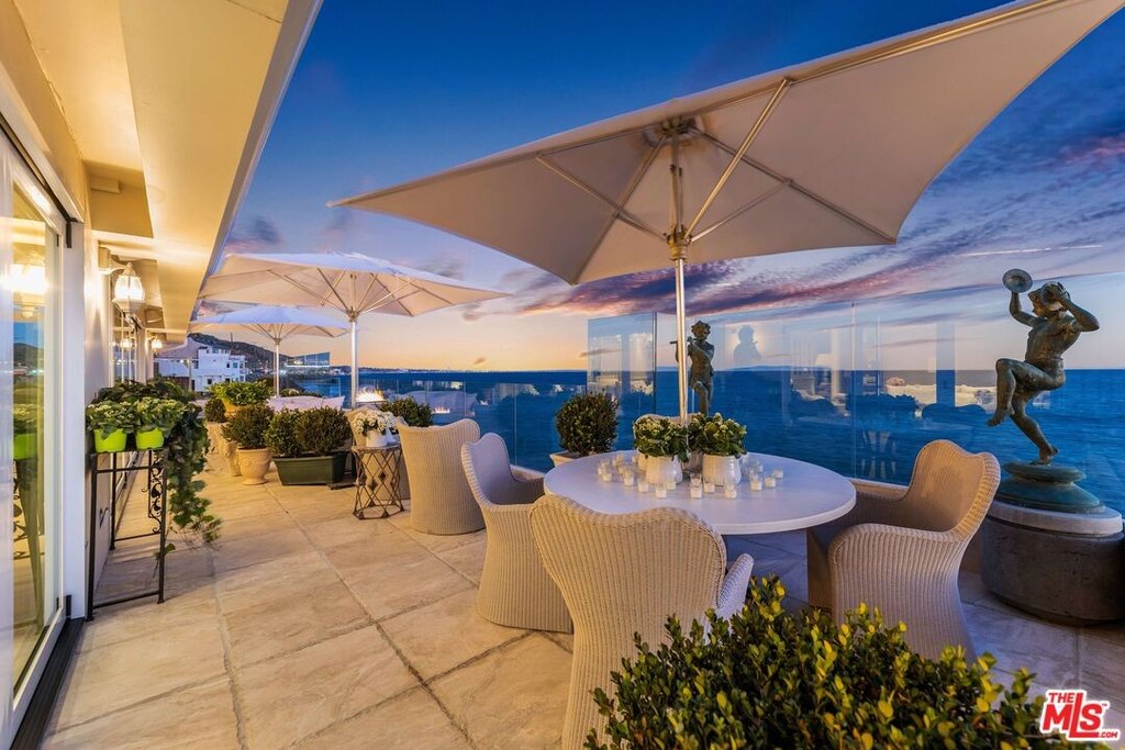 Malibu, California, 90265, United States, 3 Bedrooms Bedrooms, ,2.5 BathroomsBathrooms,Residential,Forsale,2009631