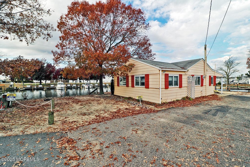 Forked River, New Jersey, 08731, United States, 2 Bedrooms Bedrooms, ,1 BathroomBathrooms,Residential,Forsale,1994046