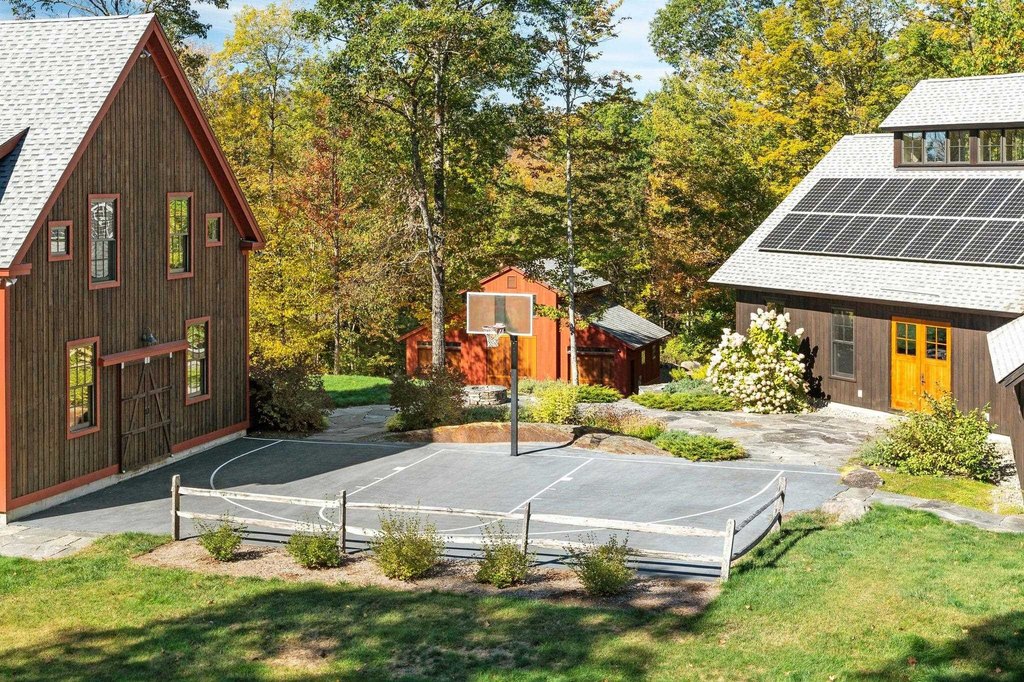 Lyme, New Hampshire, 03768, United States, 4 Bedrooms Bedrooms, ,5.5 BathroomsBathrooms,Residential,Forsale,1999497