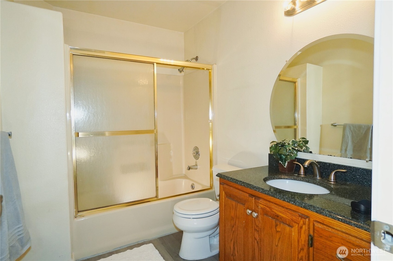 Maple Valley, Washington, 98038, United States, 4 Bedrooms Bedrooms, ,2 BathroomsBathrooms,Residential,Forsale,1990719