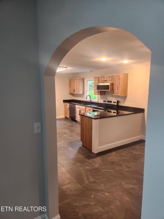 Crossville, Tennessee, 38572, United States, 3 Bedrooms Bedrooms, ,2.5 BathroomsBathrooms,Residential,Forsale,1952853