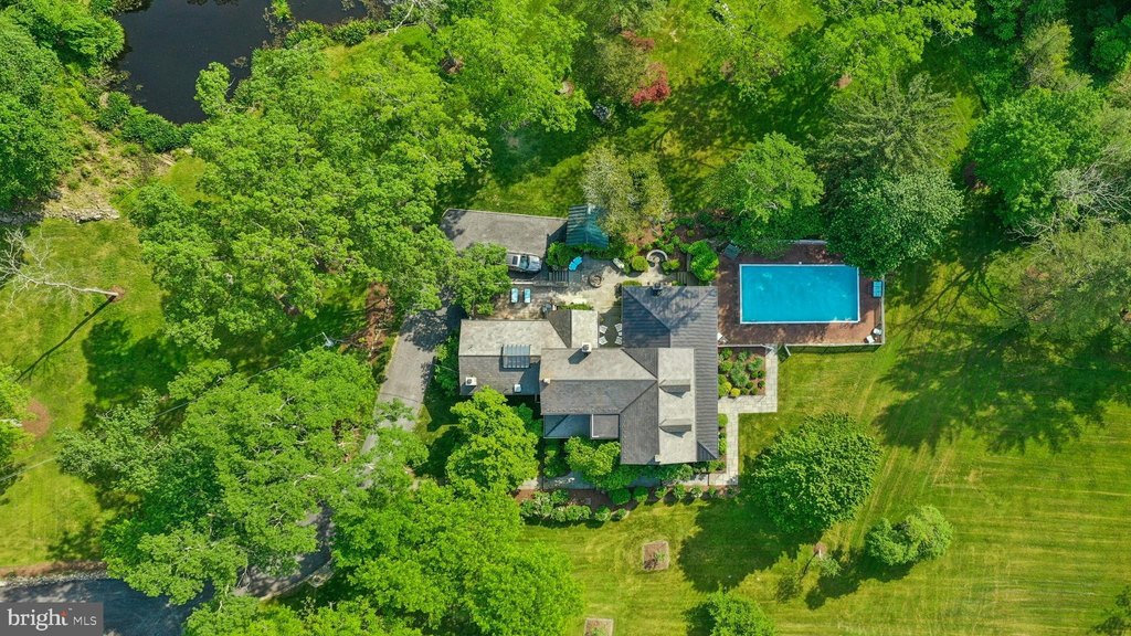 EAST STROUDSBURG, Pennsylvania, 18302, United States, 4 Bedrooms Bedrooms, ,4.5 BathroomsBathrooms,Residential,Forsale,1971847