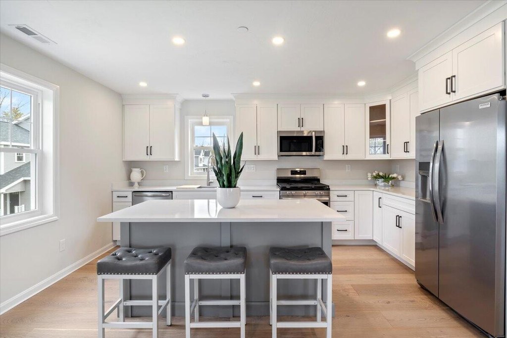 Kittery, Maine, 03904, United States, 2 Bedrooms Bedrooms, ,2 BathroomsBathrooms,Residential,Forsale,1893967