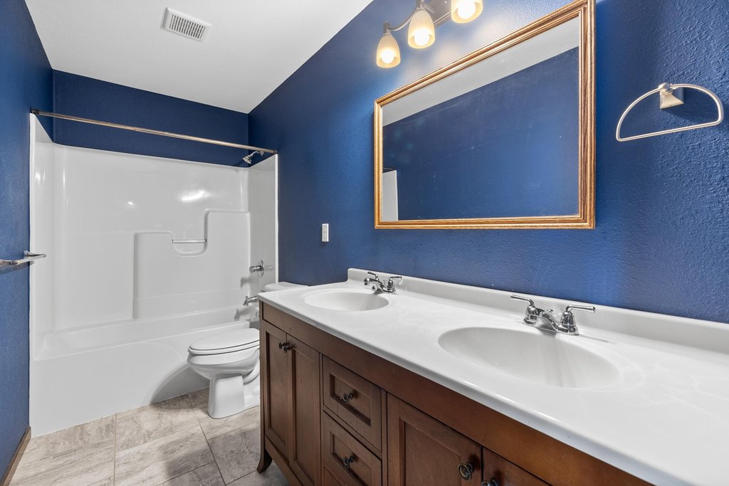 Box Elder, South Dakota, 57719, United States, 4 Bedrooms Bedrooms, ,3 BathroomsBathrooms,Residential,Forsale,2011090