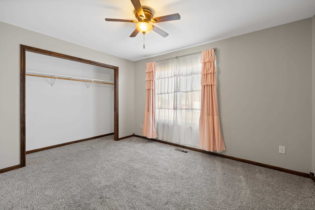 Box Elder, South Dakota, 57719, United States, 4 Bedrooms Bedrooms, ,3 BathroomsBathrooms,Residential,Forsale,2011090