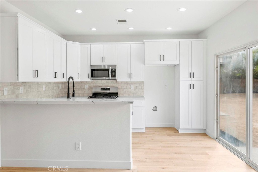 Palm Springs, California, 92262, United States, 3 Bedrooms Bedrooms, ,2 BathroomsBathrooms,Residential,Forsale,2004230