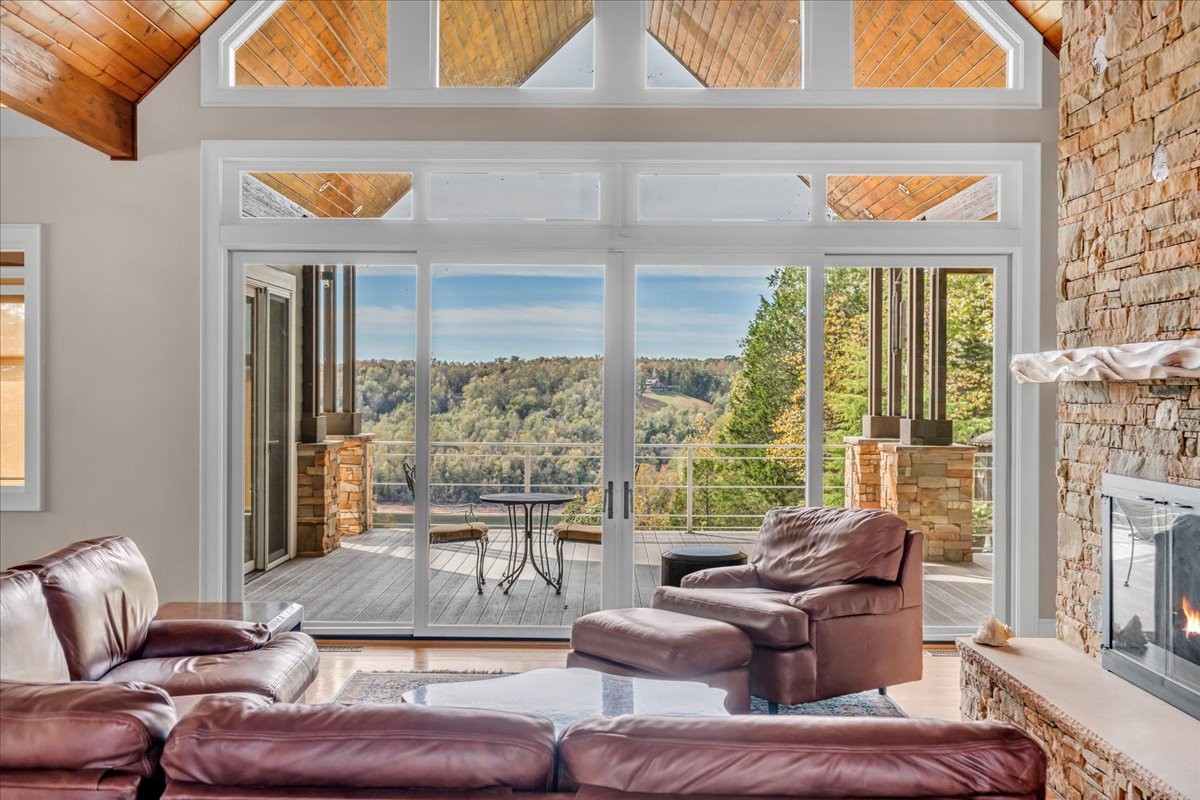 Sparta, Tennessee, 38583, United States, 3 Bedrooms Bedrooms, ,3.5 BathroomsBathrooms,Residential,Forsale,1968516