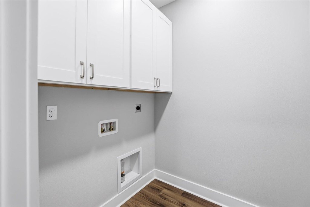 Tallahassee, Florida, 32312, United States, 5 Bedrooms Bedrooms, ,3.5 BathroomsBathrooms,Residential,Forsale,1995099