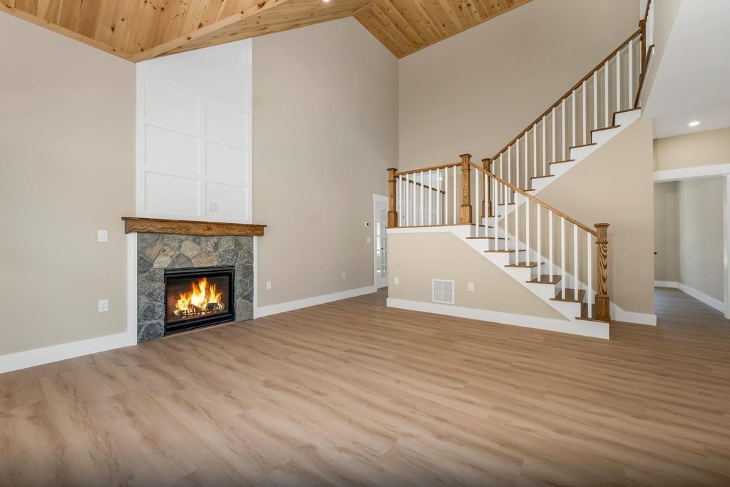 Laconia, New Hampshire, 03246, United States, 3 Bedrooms Bedrooms, ,2.5 BathroomsBathrooms,Residential,Forsale,1953803