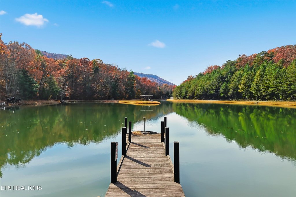 Maryville, Tennessee, 37803, United States, 2 Bedrooms Bedrooms, ,2.5 BathroomsBathrooms,Residential,Forsale,1999450