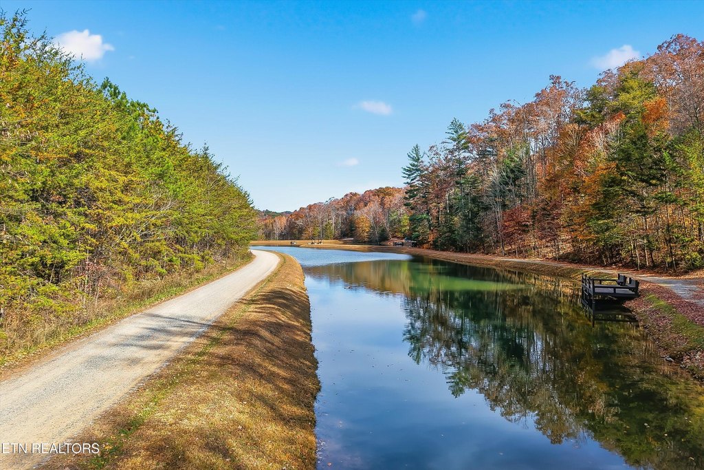 Maryville, Tennessee, 37803, United States, 2 Bedrooms Bedrooms, ,2.5 BathroomsBathrooms,Residential,Forsale,1999450