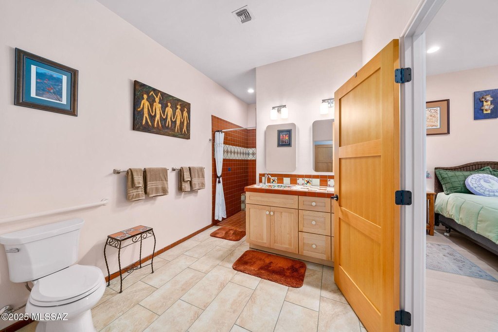 Tucson, Arizona, 85745, United States, 2 Bedrooms Bedrooms, ,2 BathroomsBathrooms,Residential,Forsale,2004419