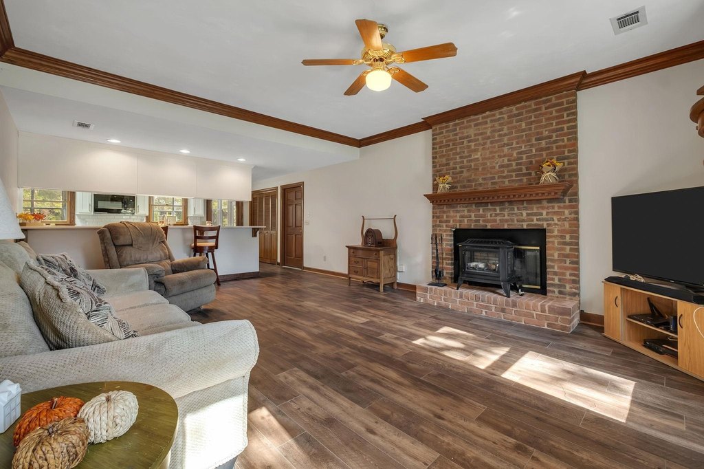 Tallahassee, Florida, 32312, United States, 3 Bedrooms Bedrooms, ,2.5 BathroomsBathrooms,Residential,Forsale,2004637