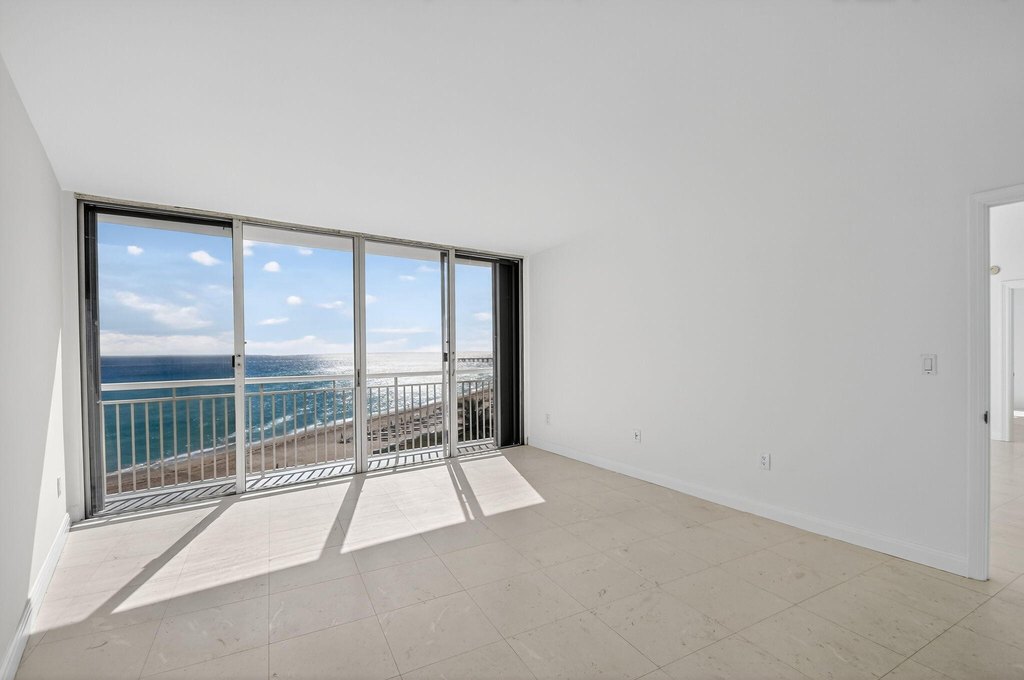 Palm Beach, Florida, 33480, United States, 2 Bedrooms Bedrooms, ,2 BathroomsBathrooms,Residential,Forsale,2010659