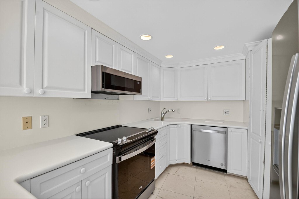 Palm Beach, Florida, 33480, United States, 2 Bedrooms Bedrooms, ,2 BathroomsBathrooms,Residential,Forsale,2010659