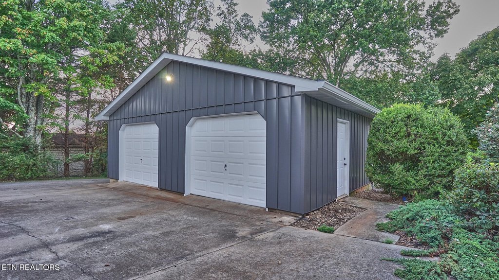 Maryville, Tennessee, 37803, United States, 3 Bedrooms Bedrooms, ,2.5 BathroomsBathrooms,Residential,Forsale,1963509