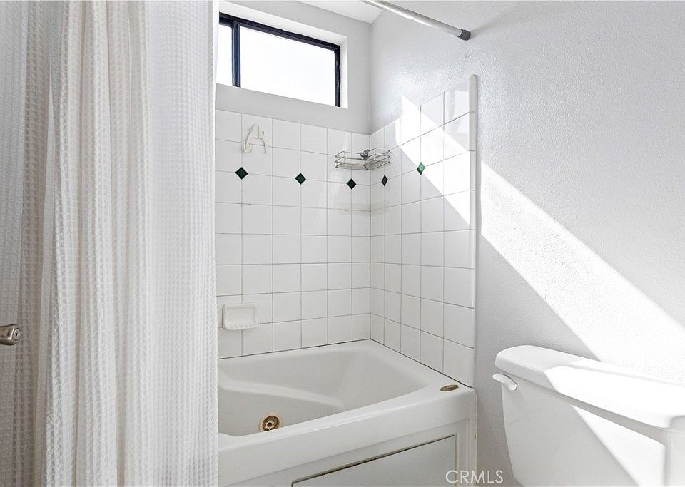 Paso Robles, California, 93446, United States, 3 Bedrooms Bedrooms, ,2 BathroomsBathrooms,Residential,Forsale,2009046