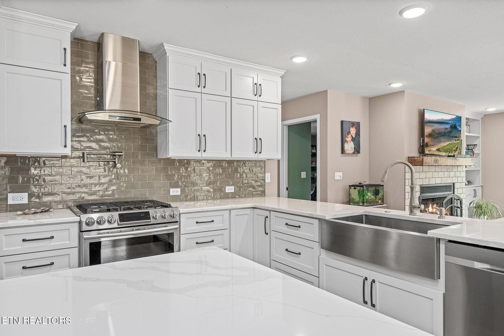 Crossville, Tennessee, 38572, United States, 3 Bedrooms Bedrooms, ,3.5 BathroomsBathrooms,Residential,Forsale,1996603