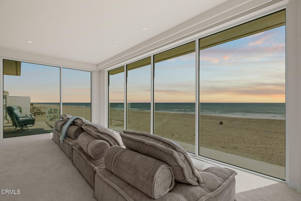 Oxnard, California, 93035, United States, 4 Bedrooms Bedrooms, ,5.5 BathroomsBathrooms,Residential,Forsale,2004314