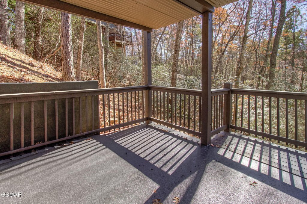 Gatlinburg, Tennessee, 37738, United States, 5 Bedrooms Bedrooms, ,2 BathroomsBathrooms,Residential,Forsale,1999457