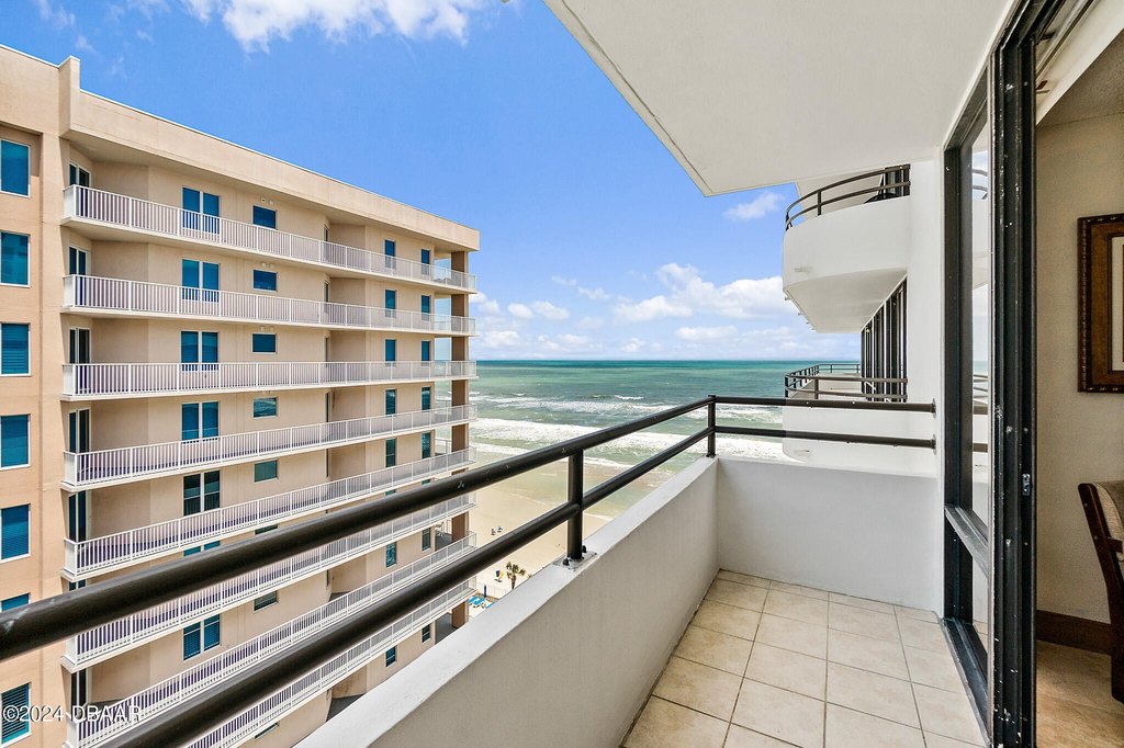 Daytona Beach Shores, Florida, 32118, United States, 2 Bedrooms Bedrooms, ,2 BathroomsBathrooms,Residential,Forsale,1990065