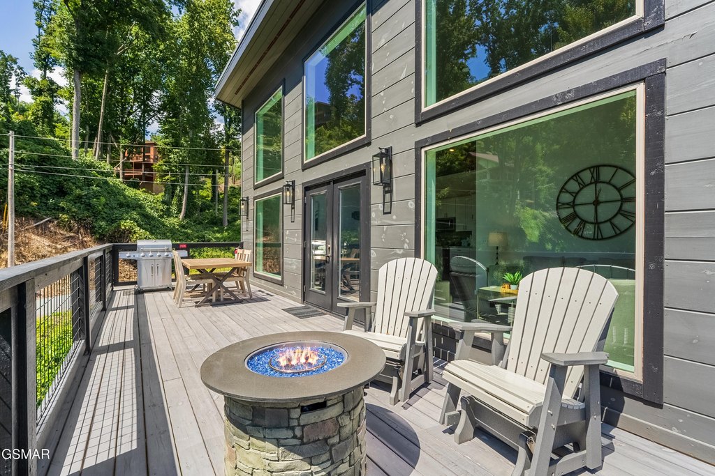 Gatlinburg, Tennessee, 37738, United States, 1 Bedroom Bedrooms, ,2 BathroomsBathrooms,Residential,Forsale,1999465