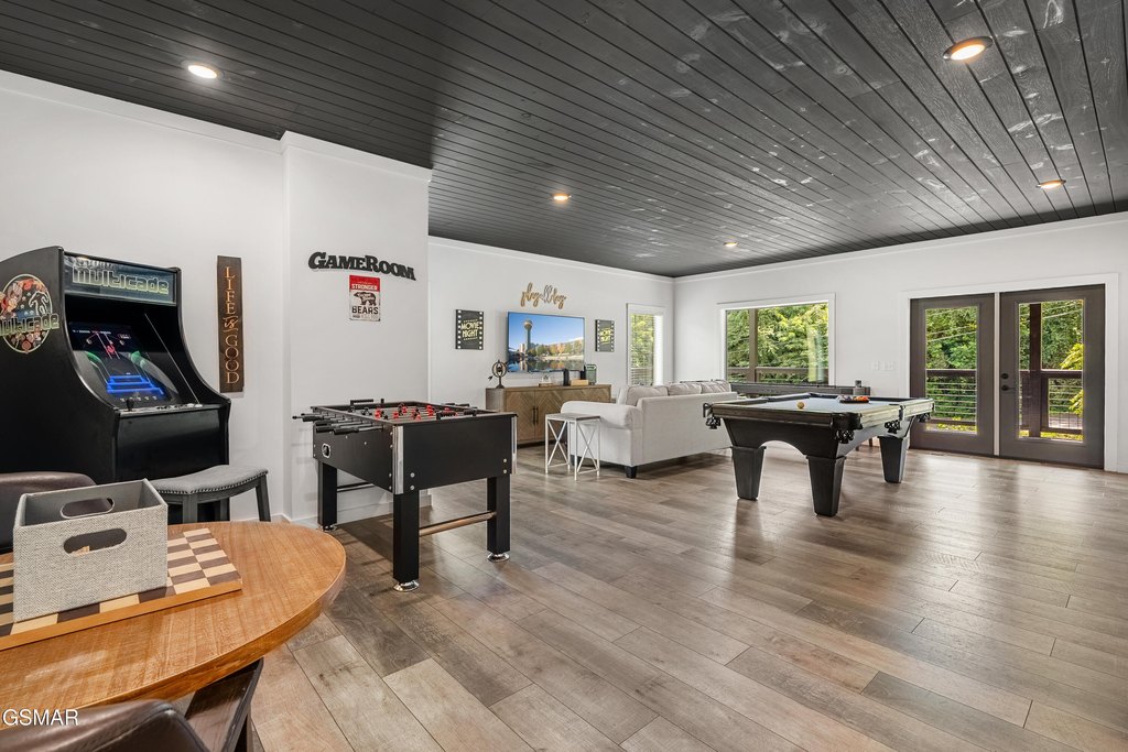 Gatlinburg, Tennessee, 37738, United States, 1 Bedroom Bedrooms, ,2 BathroomsBathrooms,Residential,Forsale,1999465