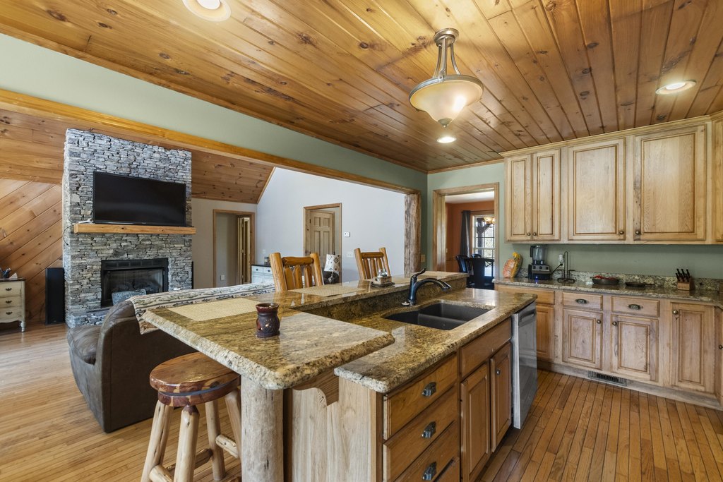 Ringgold, Georgia, 30736, United States, 3 Bedrooms Bedrooms, ,3.5 BathroomsBathrooms,Residential,Forsale,2004682