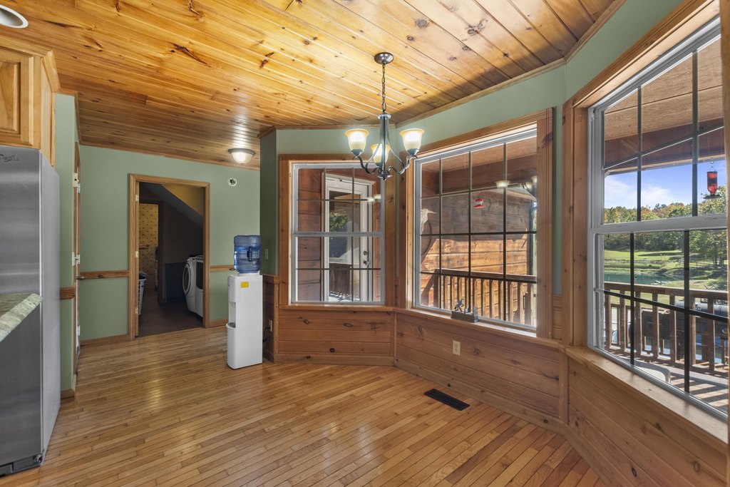 Ringgold, Georgia, 30736, United States, 3 Bedrooms Bedrooms, ,3.5 BathroomsBathrooms,Residential,Forsale,2004682