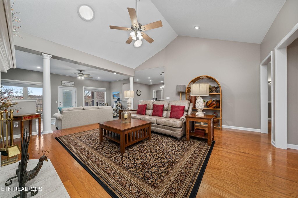 Crossville, Tennessee, 38558, United States, 4 Bedrooms Bedrooms, ,2.5 BathroomsBathrooms,Residential,Forsale,1996605