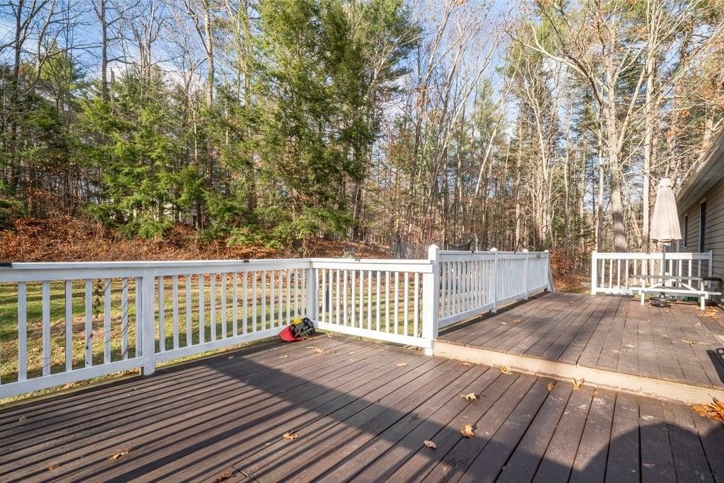 Epping, New Hampshire, 03042, United States, 4 Bedrooms Bedrooms, ,2 BathroomsBathrooms,Residential,Forsale,2004719