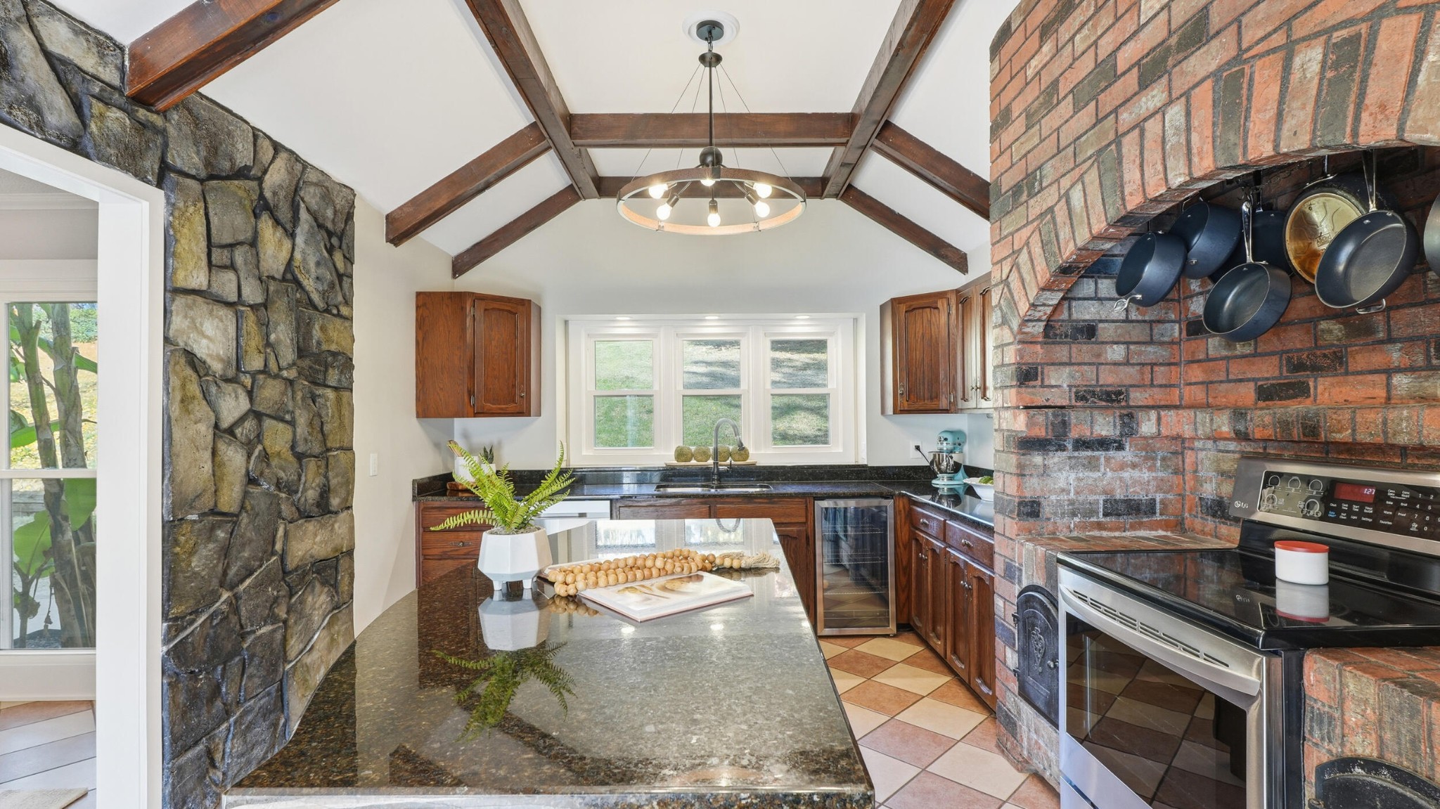 Chattanooga, Tennessee, 37416, United States, 6 Bedrooms Bedrooms, ,4 BathroomsBathrooms,Residential,Forsale,2004678